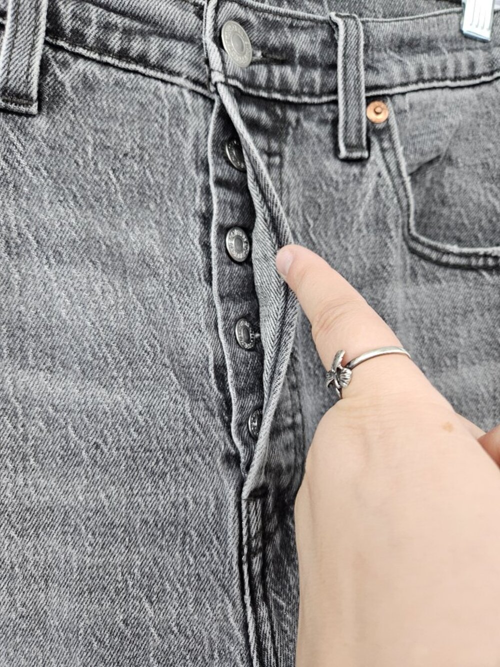 Levi's Premium 501 Original Fit Straight Leg Jean Gray Women's Size 28 High Rise - Picture 6 of 16